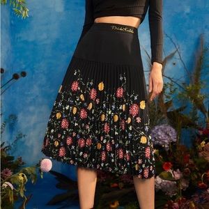 Frida Kahlo X SHEIN Letter & Floral Print Pleated Skirt XS